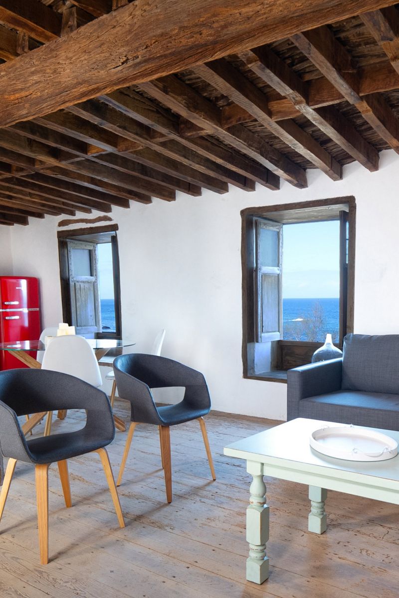 Woonkamer met zeezicht in een huis op Tenerife.