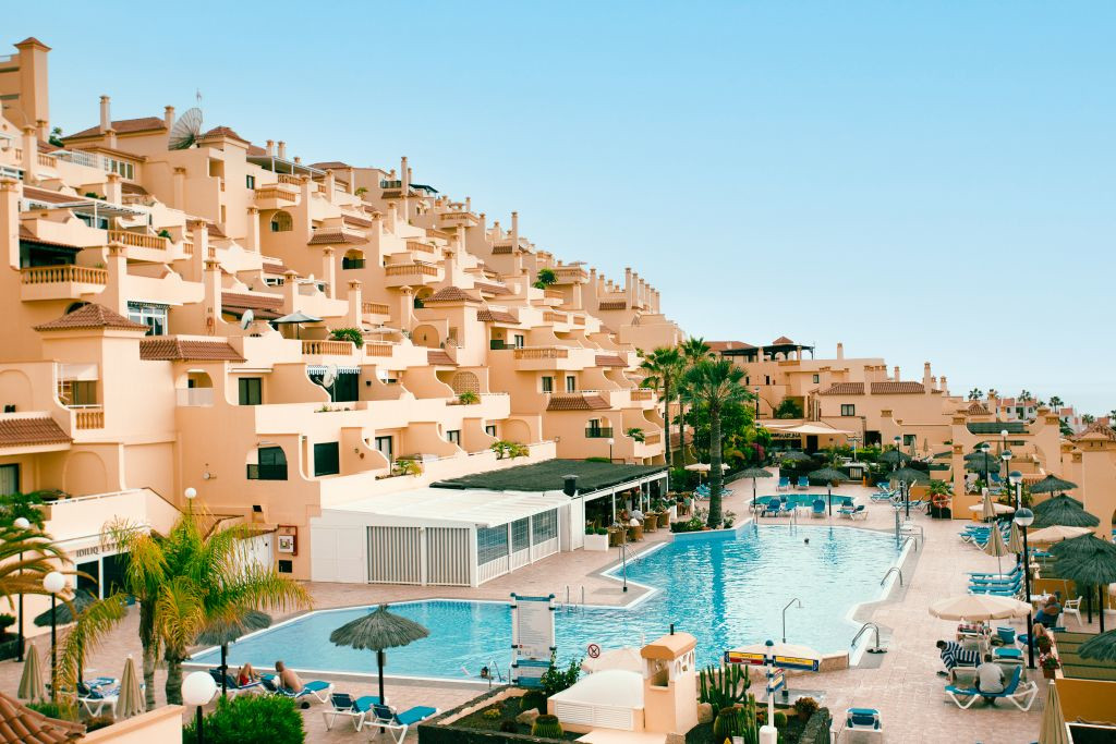 Appartementencomplex met zwembad in Costa Adeje, Tenerife.
