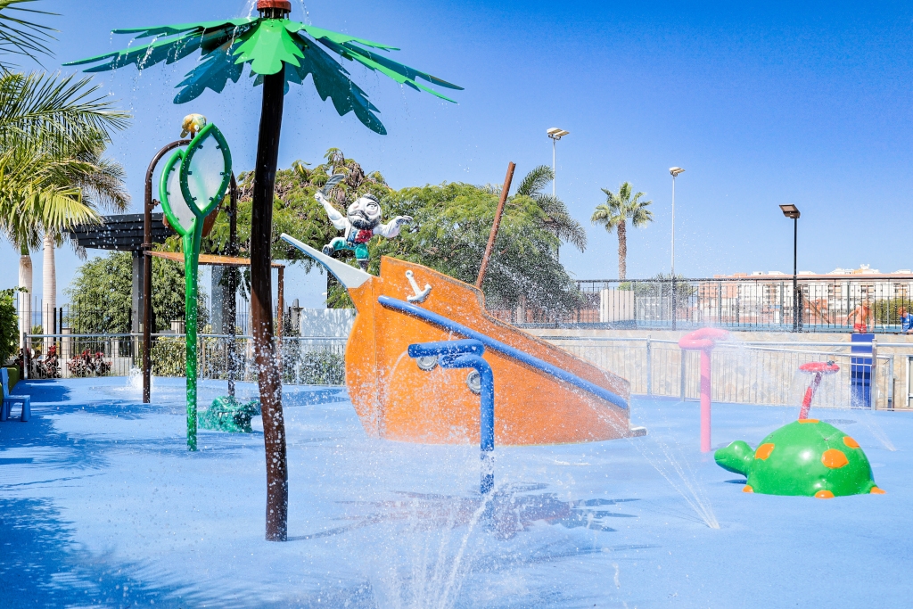 Thema-waterspeelplaats op een speeltuin op Tenerife.
