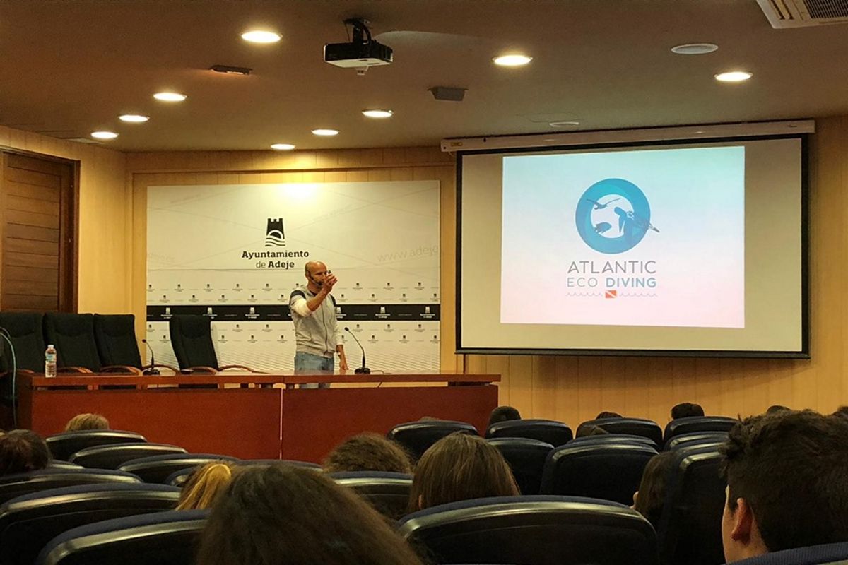 Presentatie van Atlantic Eco Diving in het stadhuis van Adeje.