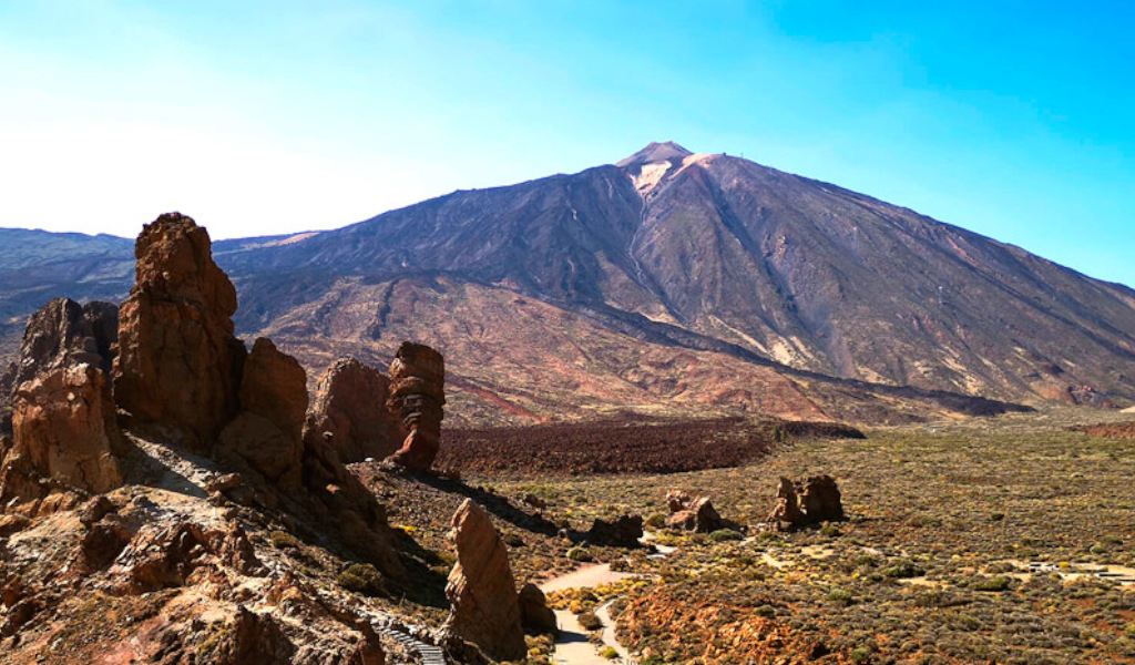 Teide-berg en rotsformaties in het Nationaal Park Teide, Tenerife.
