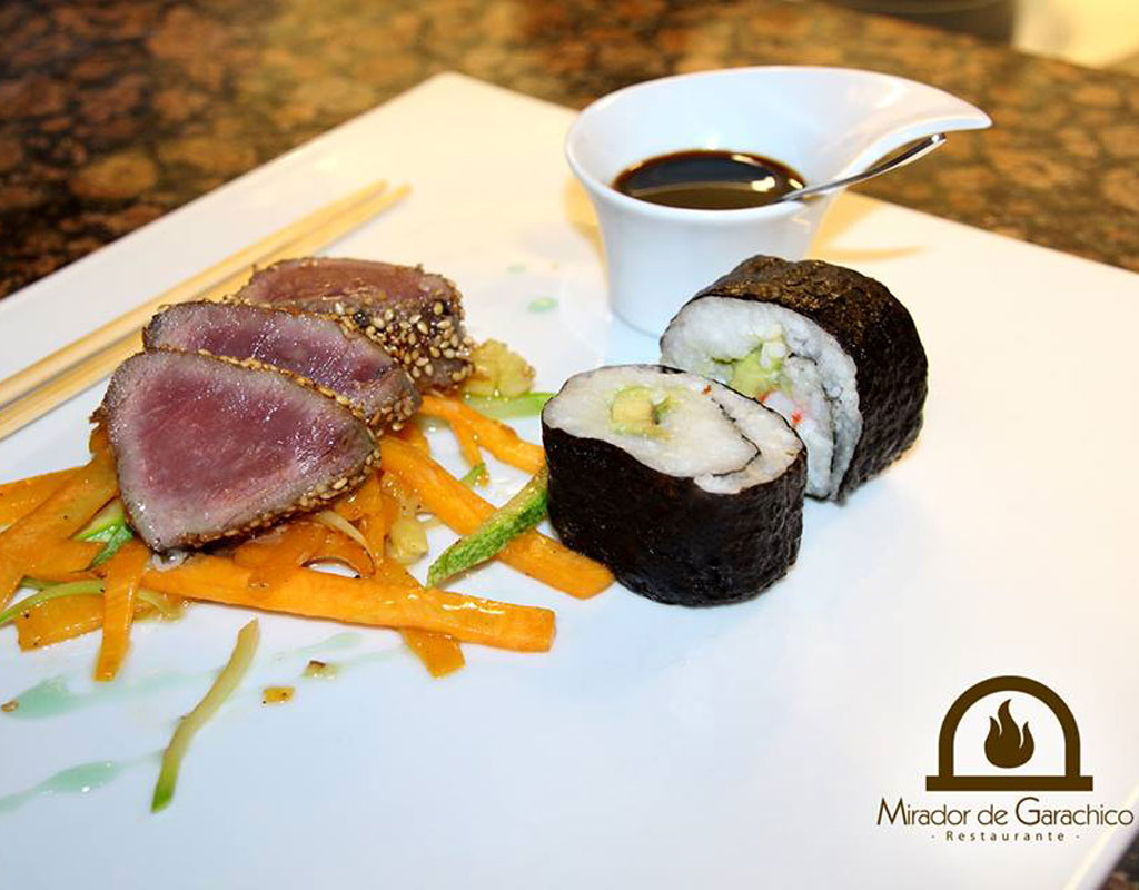 Sushi en tonijn met saus bij Restaurante Mirador de Garachico, Tenerife.