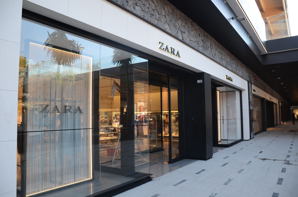 Zara-winkel in het winkelcentrum van Tenerife.
