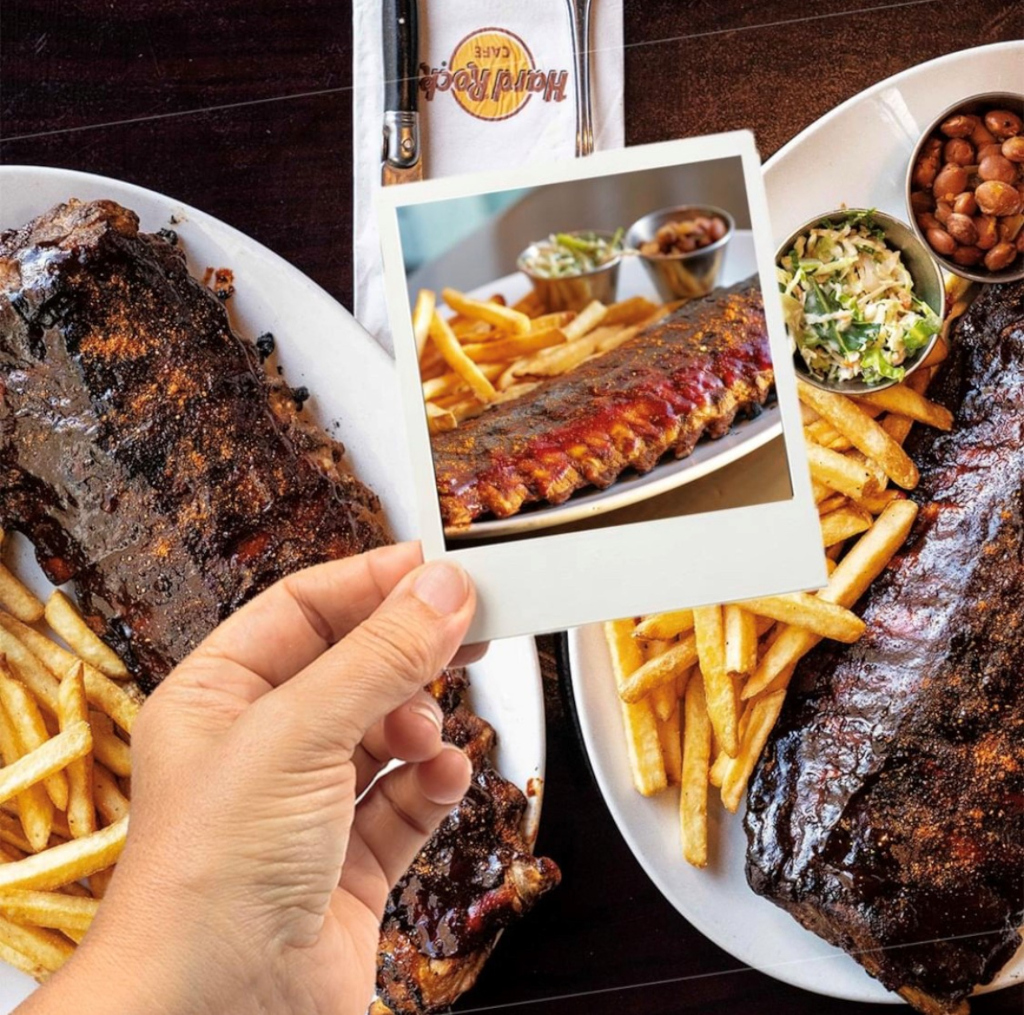 Ribs met friet en salade bij Hard Rock Café Tenerife.