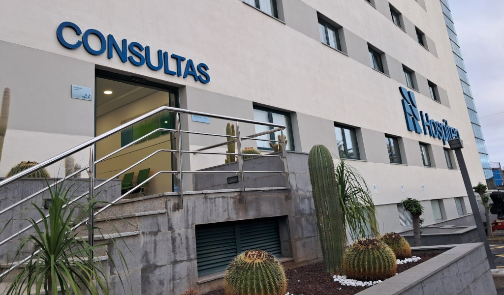 Toegang tot ziekenhuisconsultaties met cactussen op Tenerife.