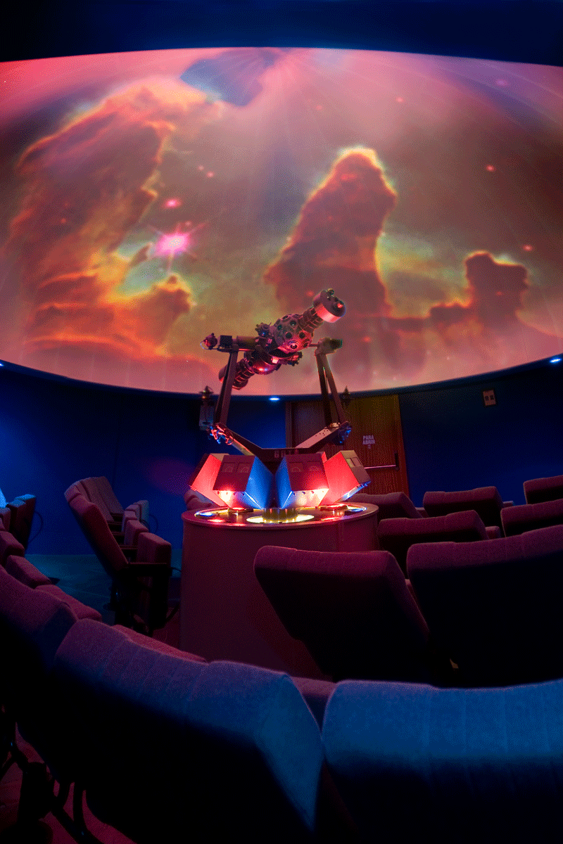 Planetarium met nevelprojectie in het Museum voor Wetenschap en het Kosmos, Tenerife.