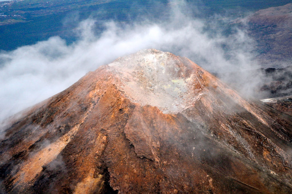 parque-nacional-teide-geologia-crater.jpg